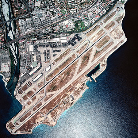 Foto aèria de la plataforma de l'aeroport de Niça